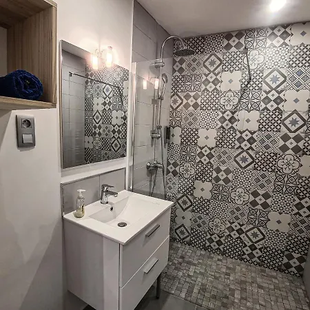 Saint Cyprien + Parking Privatif * Poitiers