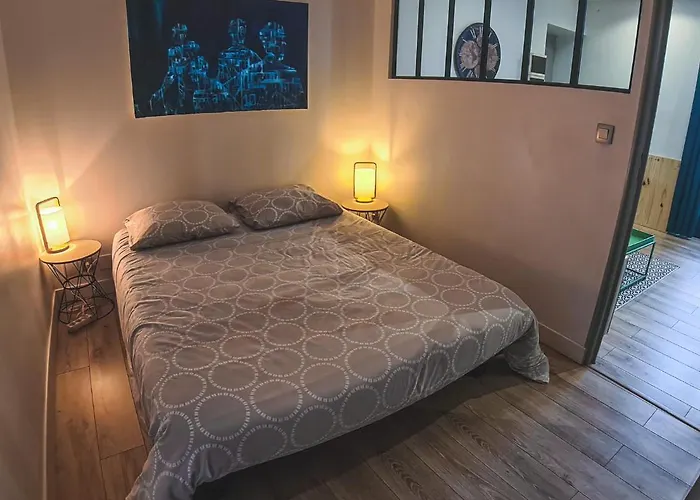 Saint Cyprien + Parking Privatif Lägenhet