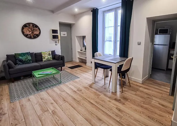 Saint Cyprien + Parking Privatif Lägenhet *